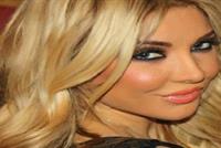 ميريام كلينك ترفض ارتداء ملابس مستورة في رمضان