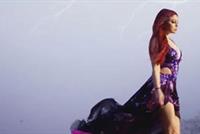  هيفا وهبي تصل لمليونها العاشر وتفوز بجائزة أفضل ممثلة 