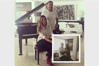 بالصورة: شابة في منزل كاظم الساهر تثير جدلاً كبيراً