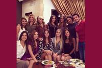 بالصورة.. مع من قضت ملكة جمال لبنان سهرة رائعة؟ 