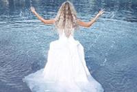 ما قصة فستان مايا دياب الأبيض