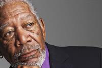 نجاة مورغان فريمان بعد انفجار في طائرته 