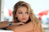 عارية على غلاف VOGUE