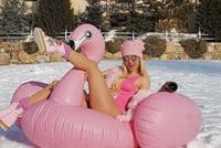  ميريام كلينك بـ المايوه  على الثلج.. بالفيديو 