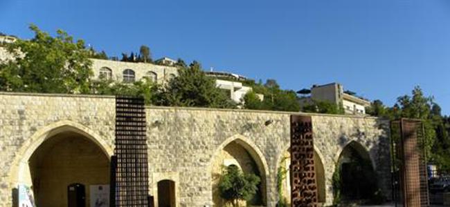 Sculpture As Light As Air, Or Obsolescence