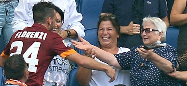 إحتضن جدّته... فنال إنذاراً! 