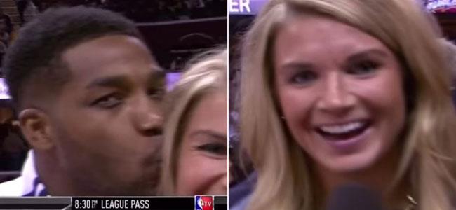 فيديو .. لاعب سلة يفاجئ مراسلة ويقبل رأسها أثناء لقاء تلفزيوني‎‎‎