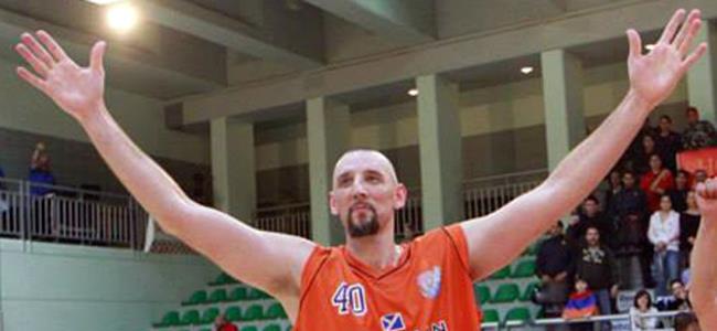 هل كان الموسم الأخير للأسطورة جو فوغل ؟