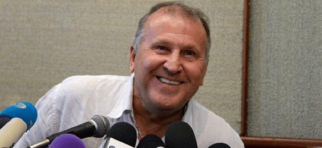 الاسطورة البرازيلية زيكو يطلق حملة ترشحه لرئاسة “الفيفا”