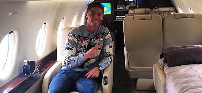 عن رونالدو.. طائرة خاصّة وغراميّات