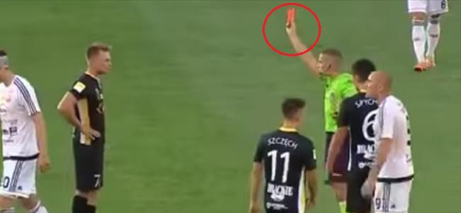  شاهد.. أغرب بطاقة حمراء في تاريخ الساحرة المستديرة