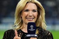 للمرة الثانية.. كرة طائشة تصيب المقدمة جيسيكا كاستروب