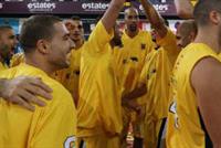 أندية السلة تحارب الأسعار بالقضاء على المنتخبات