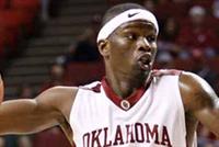 رسميا: الحكمة يوقع مع ويلي وارين