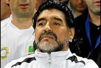  «مارادونا»: «أسعى لرئاسة فيفا لمكافحة المافيا الموجودة داخله»