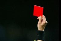  شاهد بالفيديو.. أسرع حالة طرد في تاريخ كرة القدم