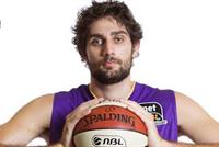 عقد جوليان خزوع في لبنان خيالي