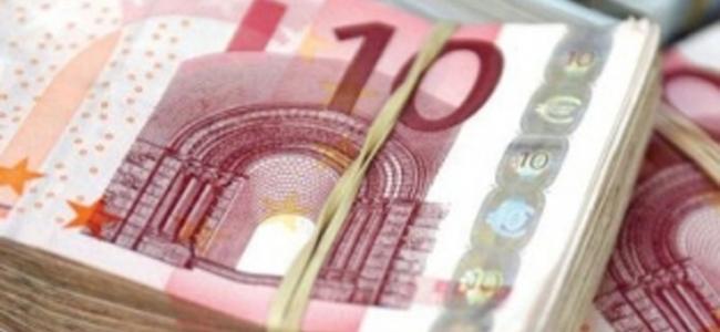 فرنسا تخصص ملياري أورو لخلق وظائف