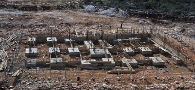 القرية الكندية