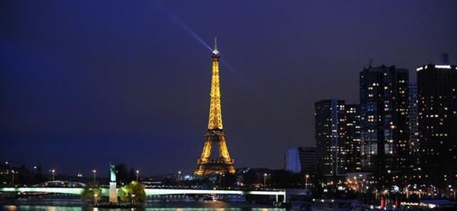 برج إيفل.. للبيع 