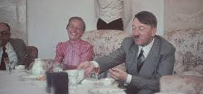 بالصور اللحظات الاخيرة من حياة هتلر