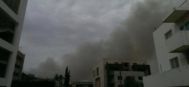 حريق هائل في بطشاي يهدد المنازل والمواطنين 