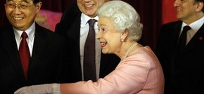  ملكة بريطانيا تغرد على تويتر للمرة الأولى