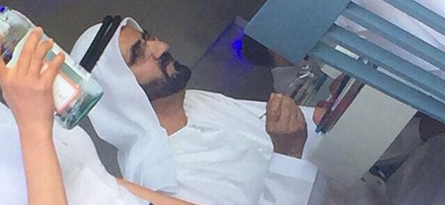 الشيخ محمد بن راشد آل مكتوم في أحد مطاعم دبي من دون حراسة