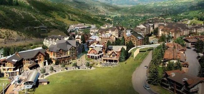 قرية يعيش سكانها عراة