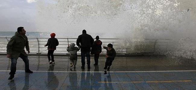 زينة رفعت منسوب النكات على الطريقة اللبنانية!