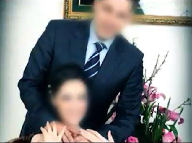 بالفيديو.. يتهم زوجته ببيع صورها الإباحية بعد شهر العسل