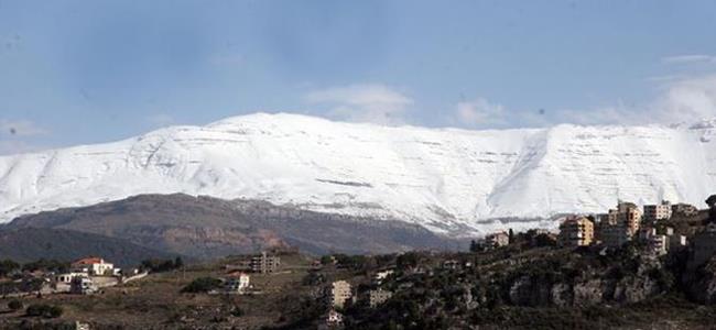 طائرة ركاب كادت تصطدم بجبل صنين