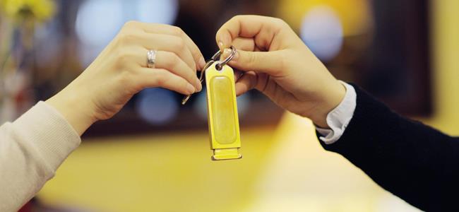 بالفيديو: ماذا يفعل اللبناني حين يقيم في فندق؟