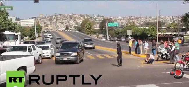 شرطي مرور أردني يتحدى شرطي مكسيكي