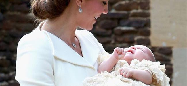 بالفيديو : مياه نهر الأردن تعمّد الأميرة شارلوت