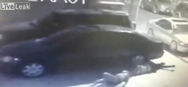 الحقيقة الكاملة حول فيديو رمي الزوجة وعشيقها من الطابق الثالث