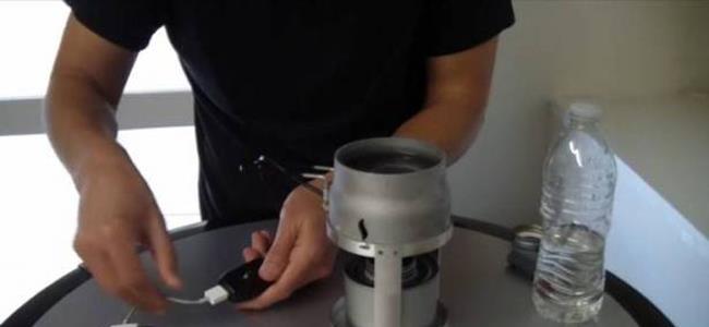 شمعة وقليل من الماء لشحن الهاتف المحمول