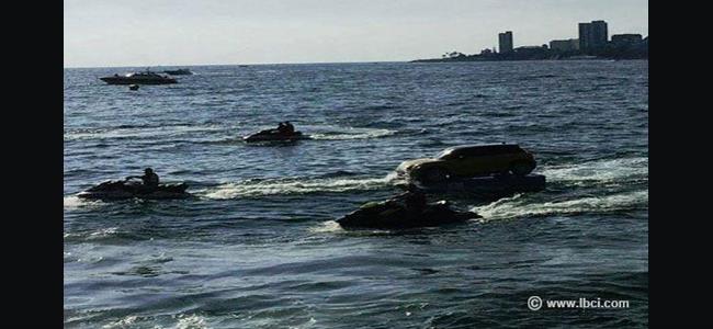  في جونية.... سيارة تسبح!