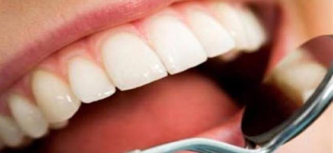  اليكم البدائل الطبيعية لتنظيف الأسنان وتقوية اللثة
