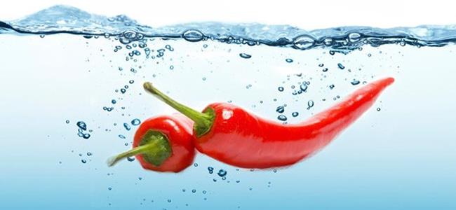 الوصفة السحريّة لتخفيف الوزن: الماء والفلفل الحار