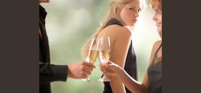 التقت عشيقة زوجها... وهذا ما فعلته