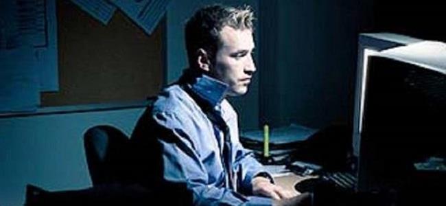 دراسة: المضايقة بالعمل قد تدفع للانتحار