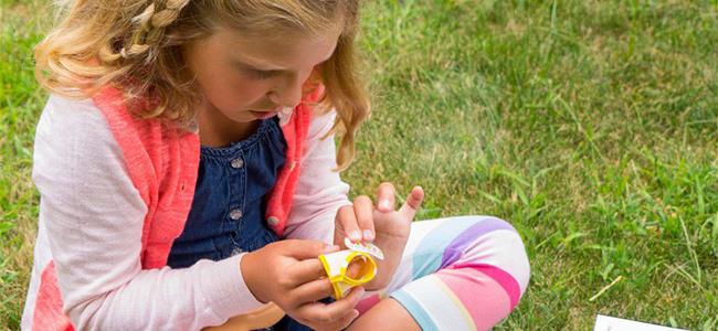 بالفيديو: باربي تختبر الدورة الشهريّة للمرّة الأولى