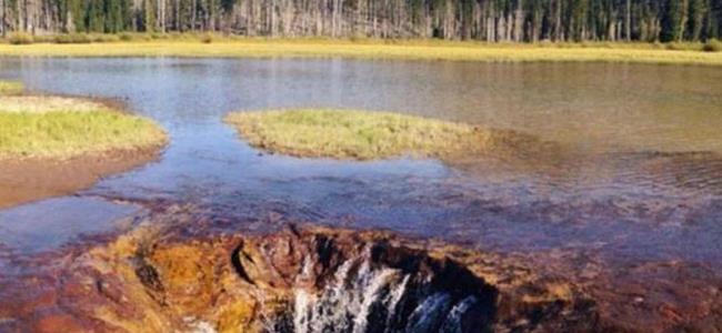 بحيرة تحيّر العلماء