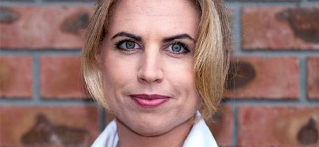 ظهور أول امرأة 