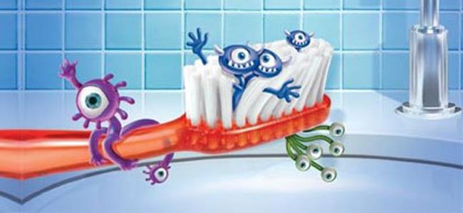 طريقتان لتنظيف فرشاة الأسنان منزلياً
