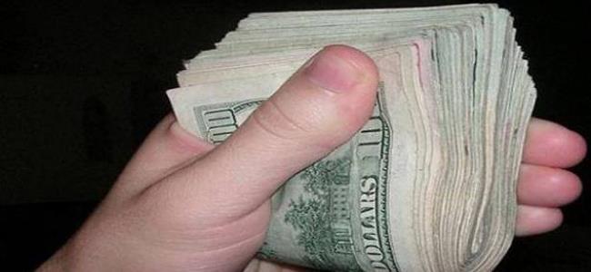 هكذا أحبته ... وهكذا تاجر بجسدها