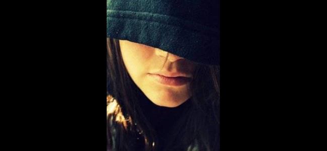 بالفيديو.. مذيعة لبنانية تخلع ملابسها على الهواء