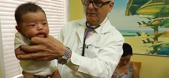 بالفيديو: طبيب يكشف الطريقة الأفضل لتهدئة الطفل أثناء البكاء