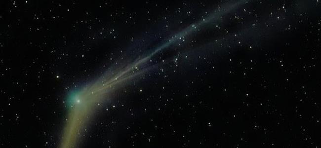 مذنب كاتالينا يقترب من الأرض